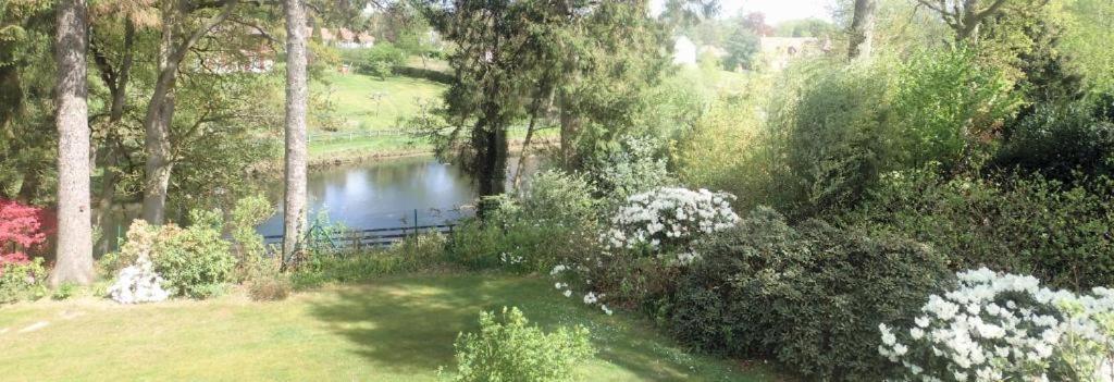 Au Charme Du Lac Espace Bien Etre Et Piscine Chauffe Proche Parc Et Restaurant Du Casino Forges-les-Eaux Zewnętrze zdjęcie